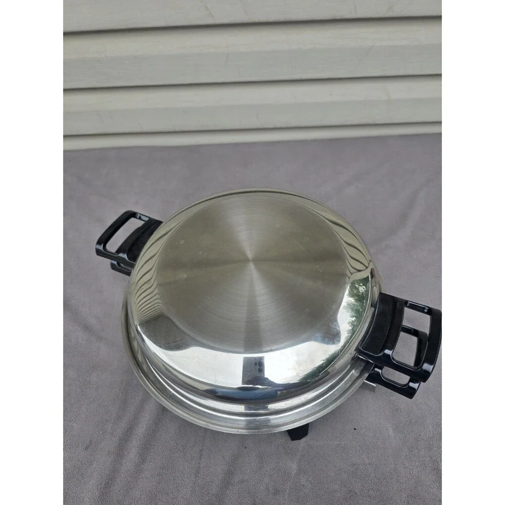Regal Ware 12